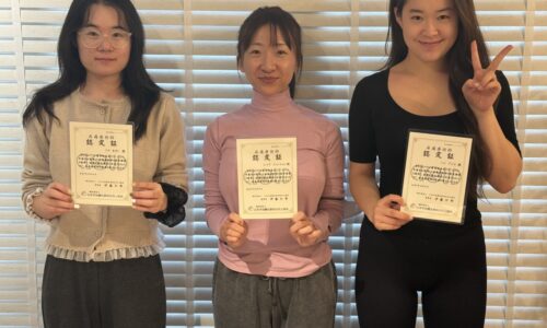 サロンを開業する為にスタッフ3名で受講をしました。